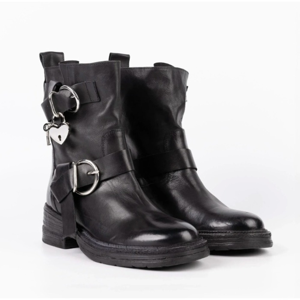 Mimmu Leather‎ Heart Padlock Buckle Mid Calf Biker Boots in Black sz 40